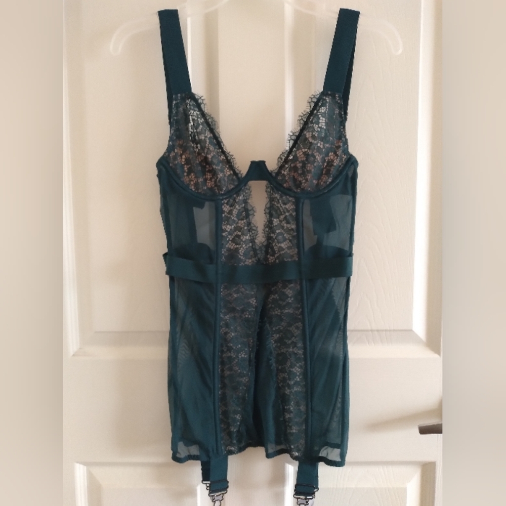Vs corset slip with garter clips